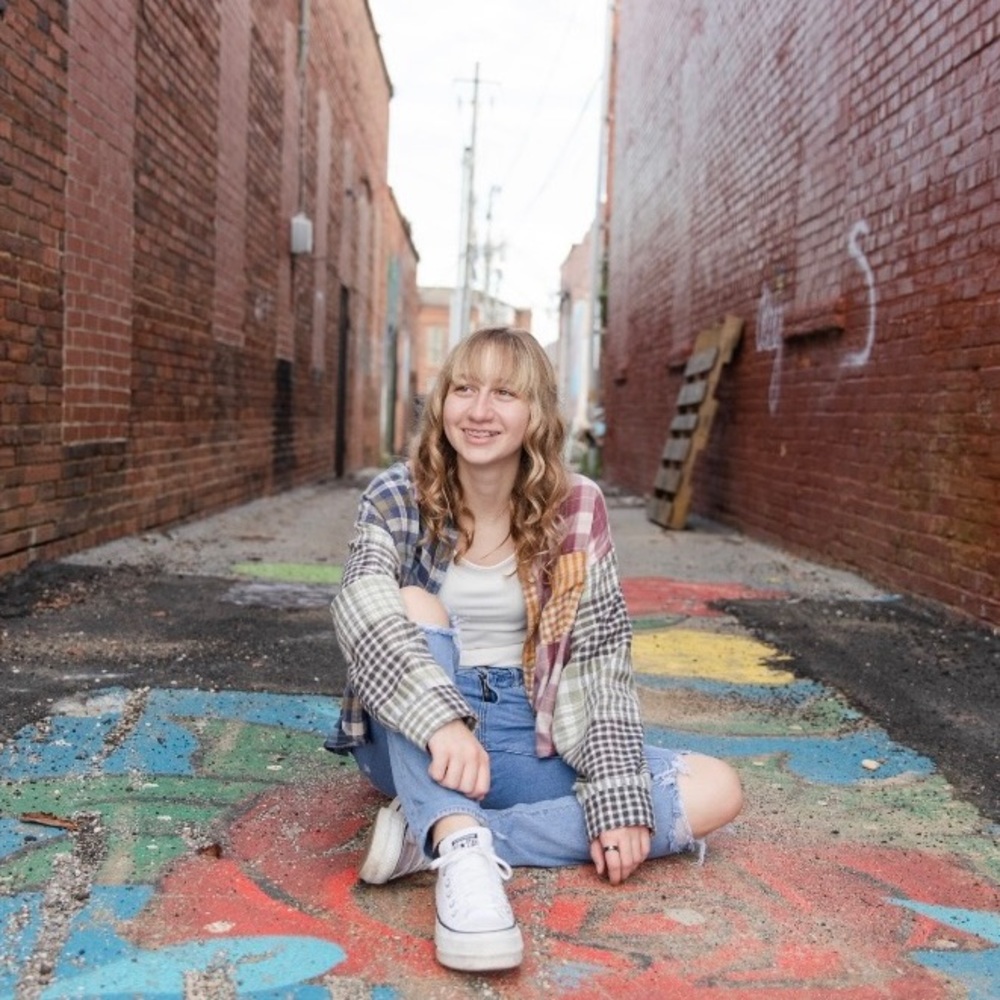 Meet your Posher, Alexis